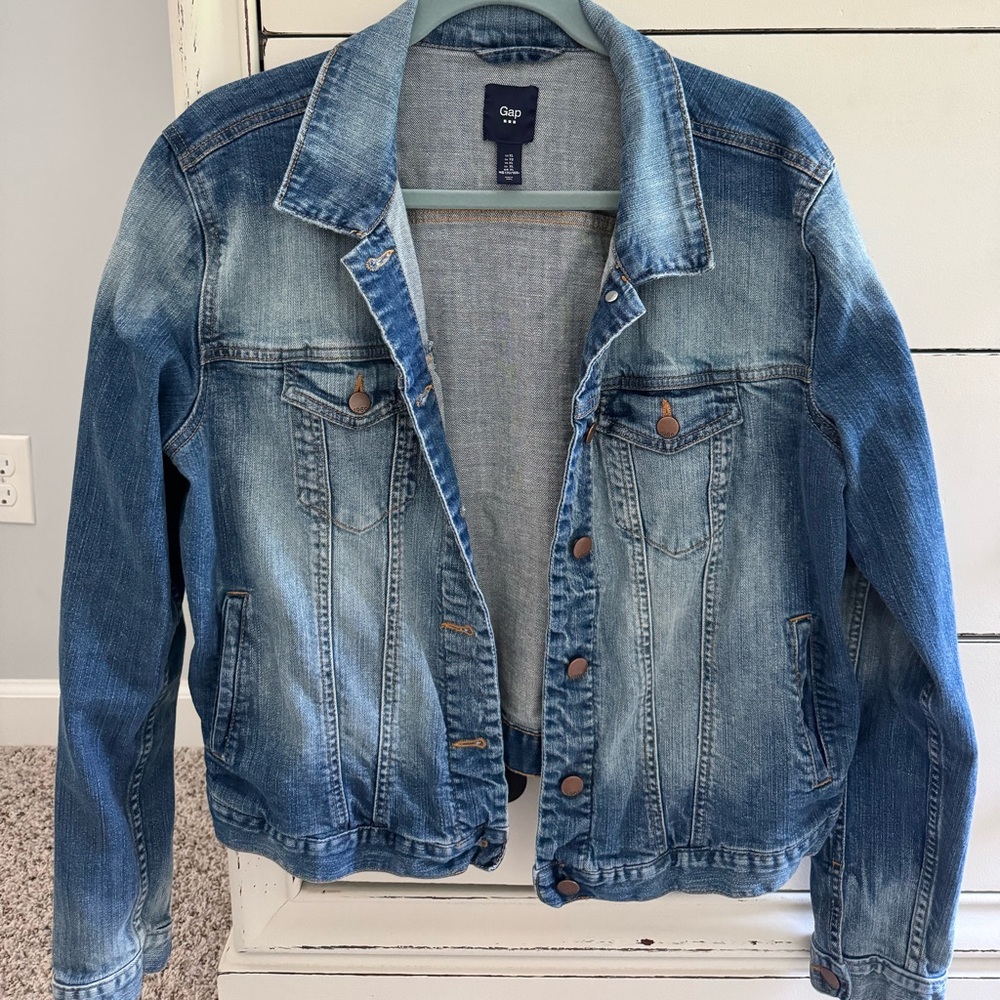 Gap women’s denim jacket
